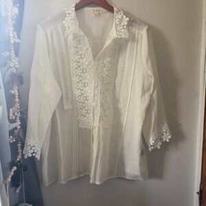 POL Women's Cream Floral Embroidered Blouse